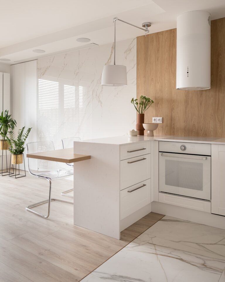 Instagram post from refconalicante. This post is in position 5.